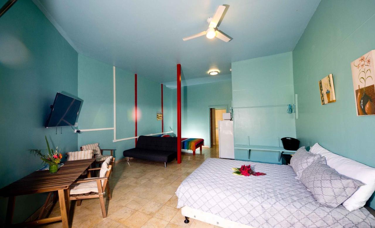 Hostel Retreat Seaside Port Vila Exterior foto